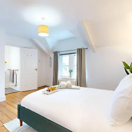 Large 2-Bed Apartment In Cardiff Exterior photo