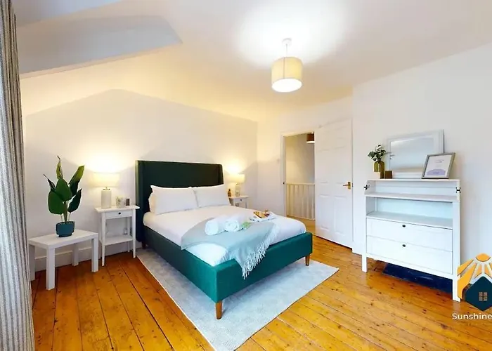 Large 2-Bed Apartment In Cardiff