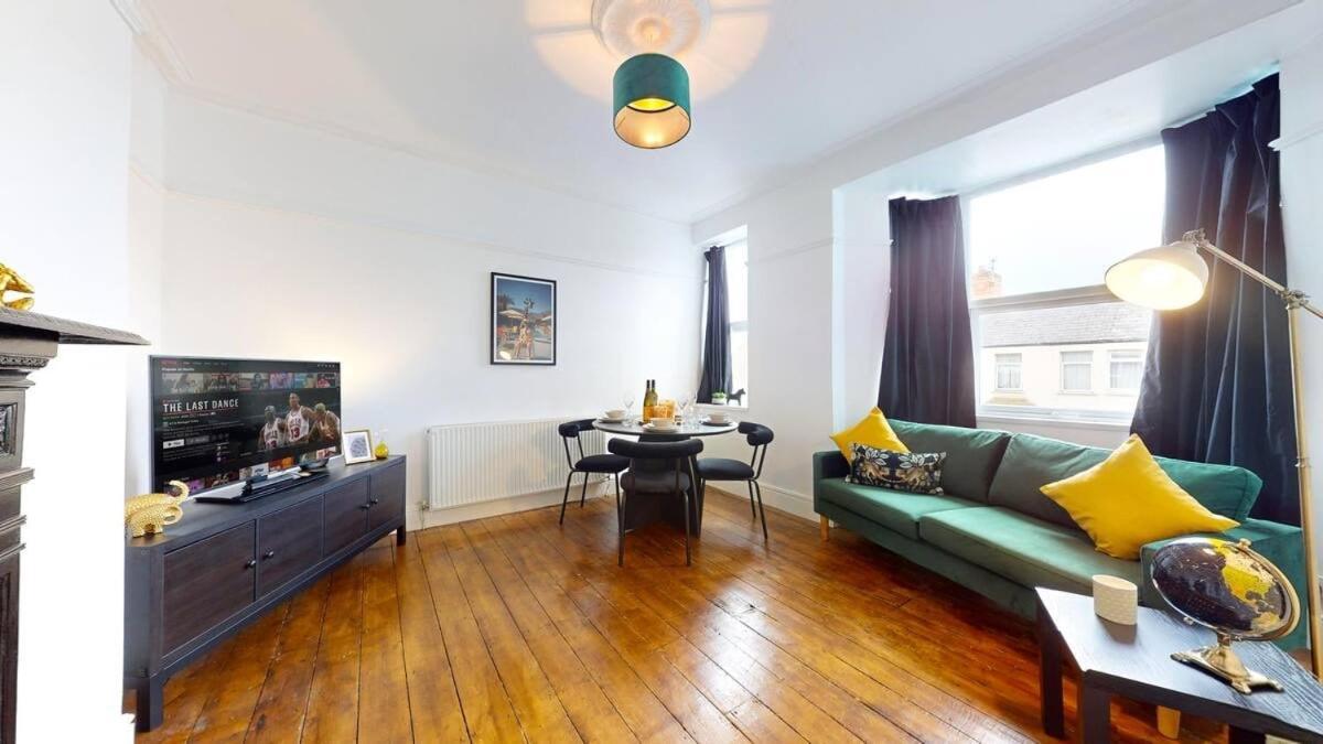 Large 2-bed In *