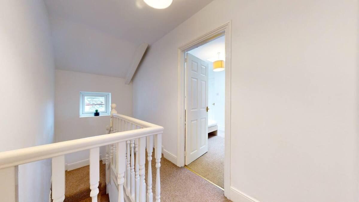 Apartment Large 2-bed In Cardiff