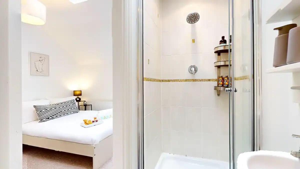 Large 2-bed In Apartment
