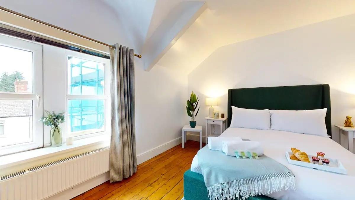 Large 2-bed In Apartment
